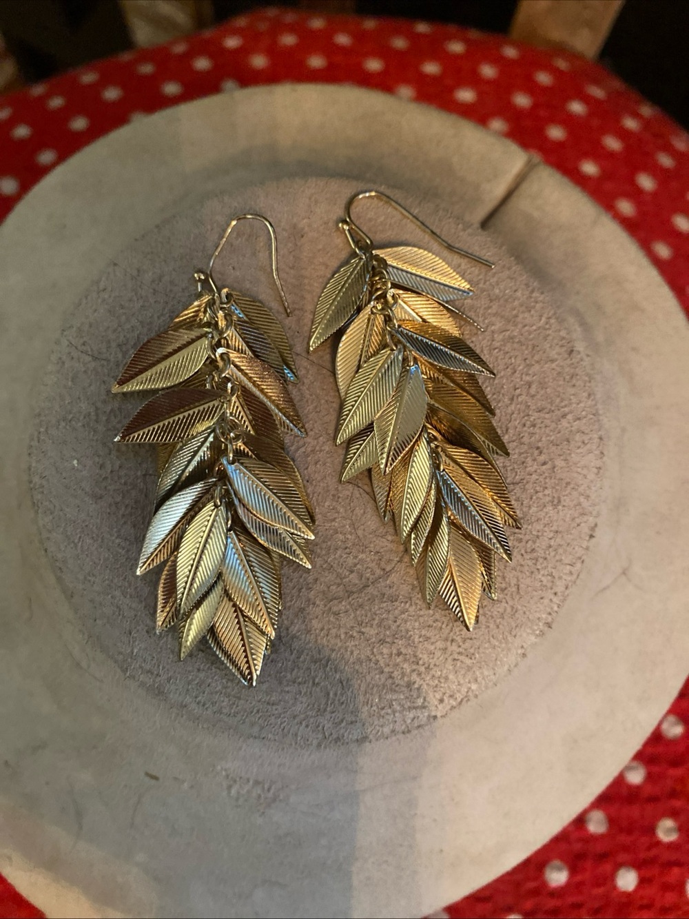 Vintage Elegant Gold Tone Leaf Drop Earrings - Women Jewelry